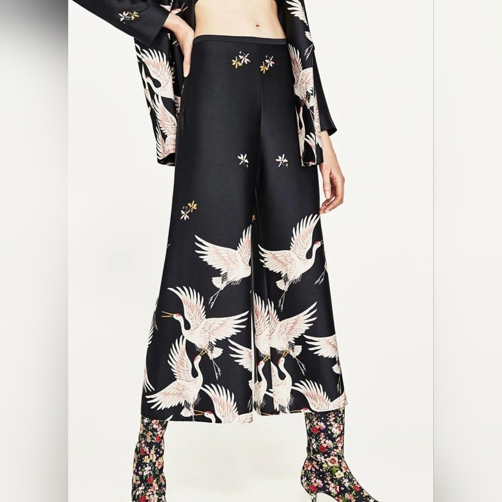 Elegant Black Wide Leg Pants with Crane Print